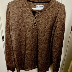 Men’s long sleeve pull over top